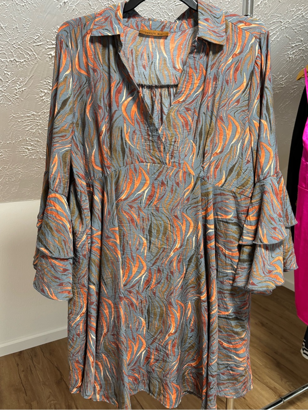 Evelyn Blu v neck dress with bell sleeves, size XL